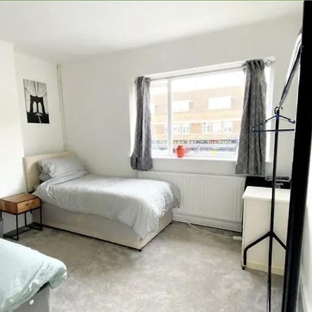 4 Bedroom Property Close To The Harry Potter Studio And Watford Junction 外观 照片